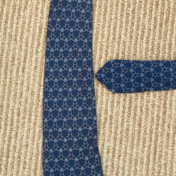 100% REAL HERMES TIE ~ NAVY BLUE w BLUE & WHITE HORSE BRIDLE CHAIN LINKS XXL - Picture 3 of 4
